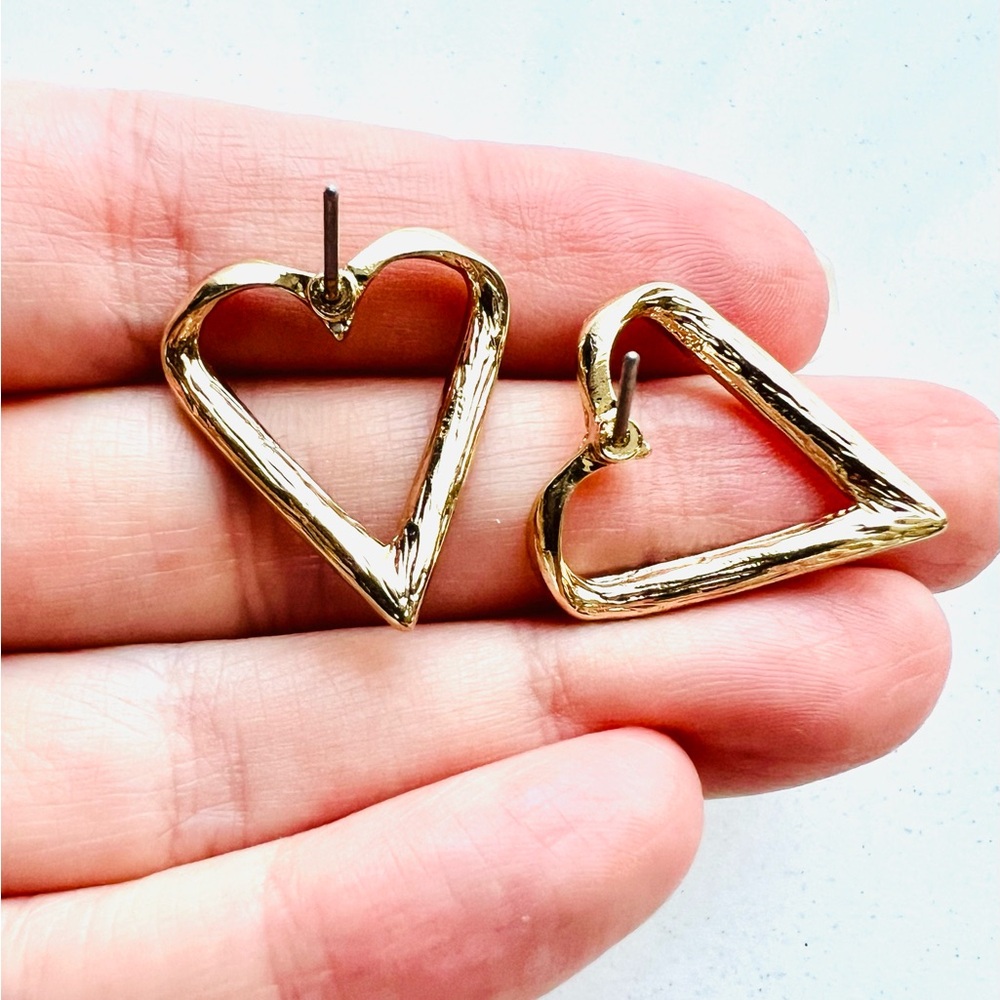 3 for 30⚡️Nordstrom Rainbow Heart Stud Earrings - Picture 3 of 5